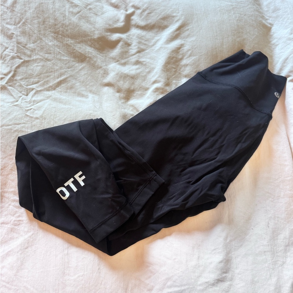 Lululemon Athletica Black Leggings Sleek Moisture-Wicking Design
